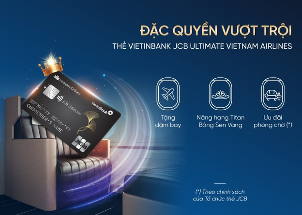 Sử dụng thẻ JCB để thanh toán tại một cửa hàng miễn thuế ở Tokyo.