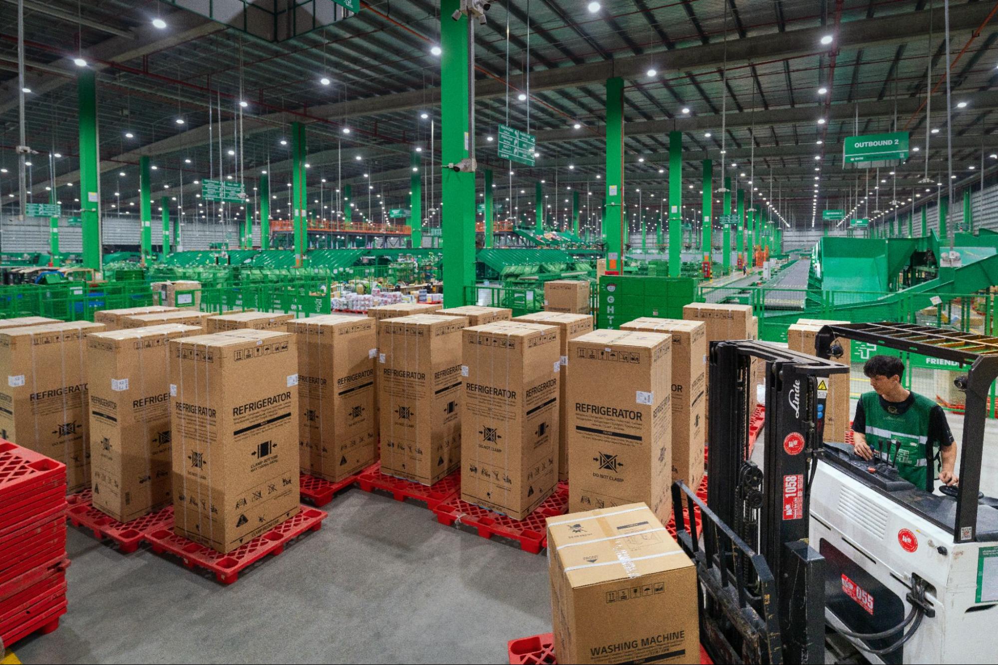 Vận chuyển nội thất là bài toán khó với nhiều shop online 