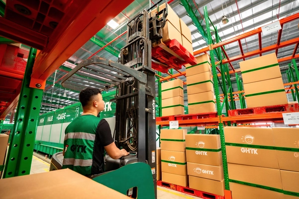 Dữ liệu từ WMS hỗ trợ shop bố trí hàng hóa khoa học và rút ngắn thời gian tìm kiếm, soạn đơn. 
