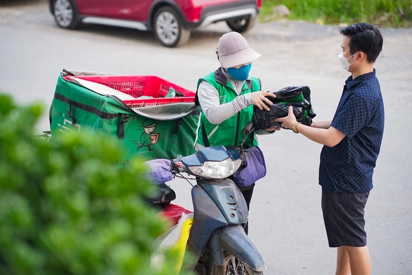 Quy trình lấy hàng được tổ chức hợp lý giúp rút ngắn thời gian từ khi xác nhận đơn đến khi hàng được bàn giao cho đơn vị vận chuyển.